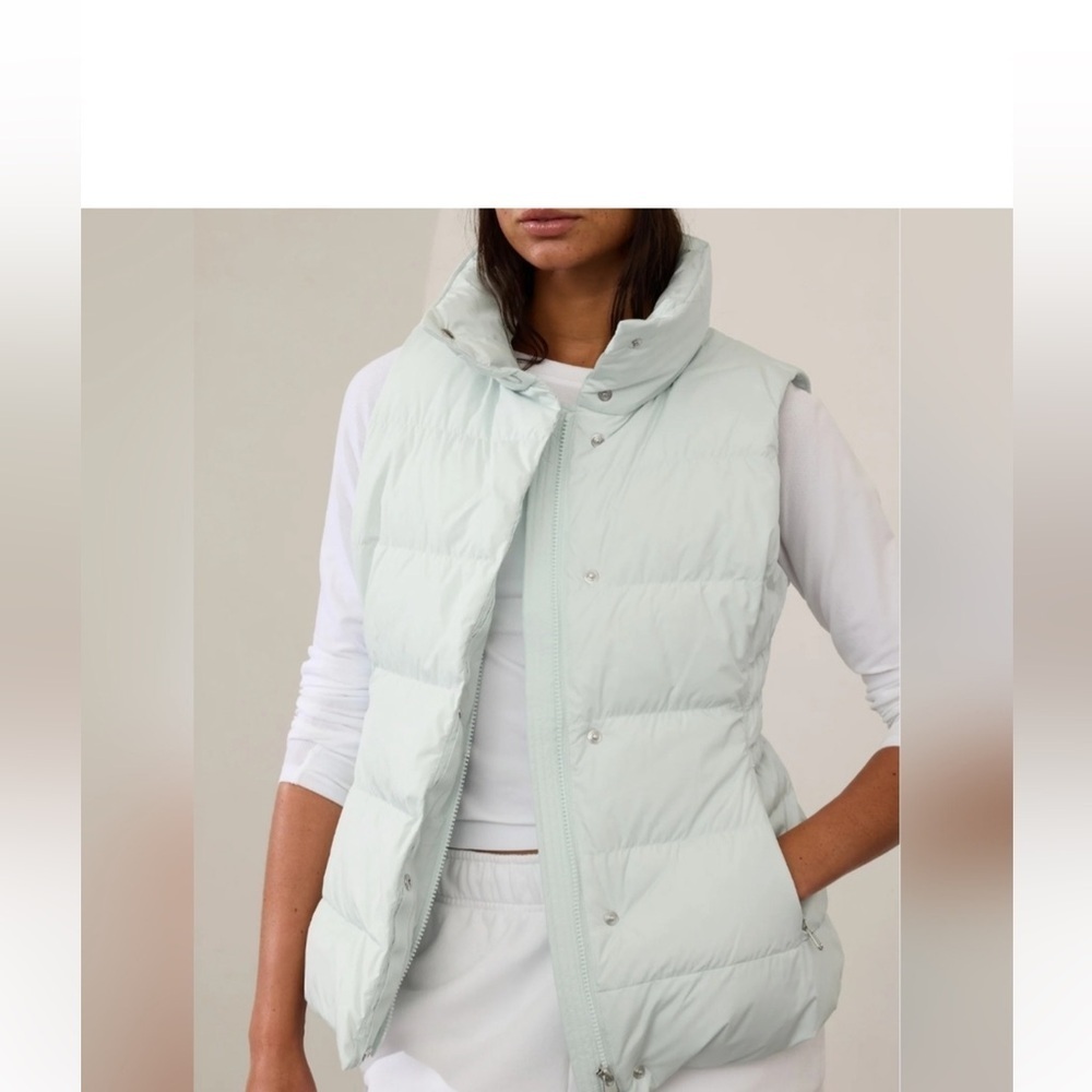 ATHLETA Women’s Downtown Gilet Puffer Vest Size M Glacier Blue